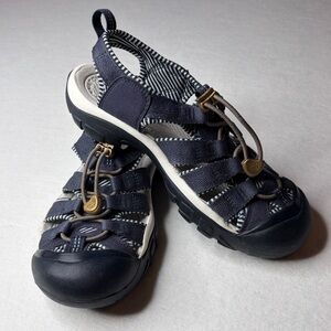 KEEN Women's Newport H2 Closed Toe Water Sandals, size 7.5